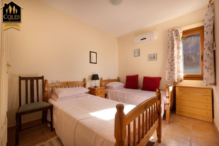 Image No.21-3 Bed Villa / Detached for sale