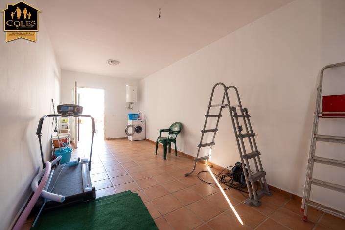 Image No.52-6 Bed Villa / Detached for sale