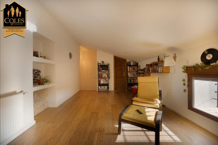 Image No.25-7 Bed Cortijo for sale