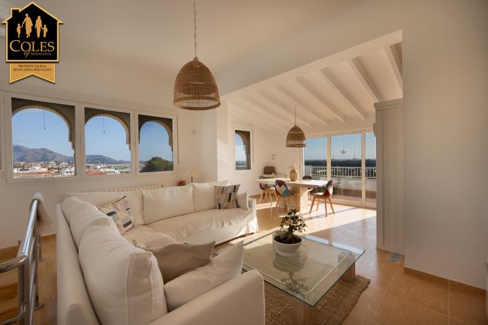 Image No.29-4 Bed Villa / Detached for sale