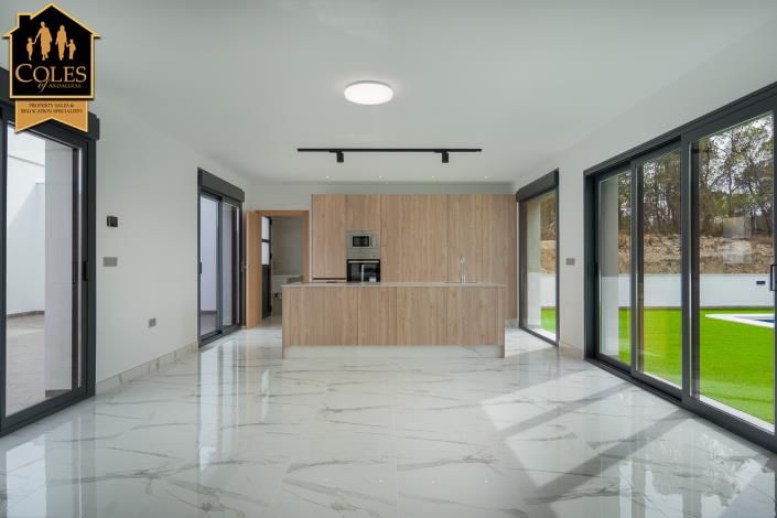 Image No.5-3 Bed Villa / Detached for sale