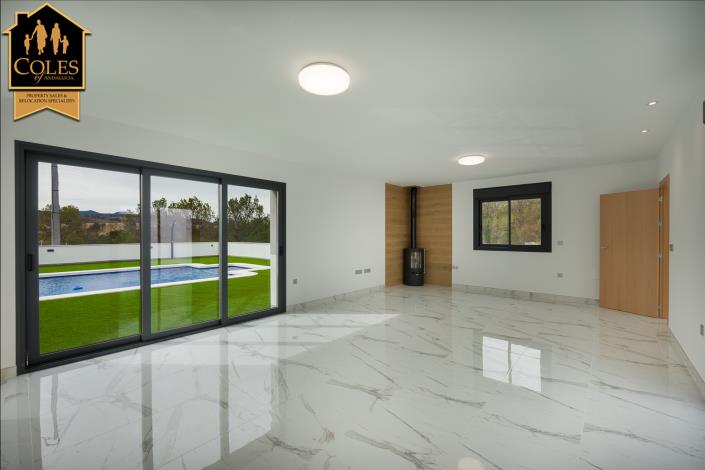 Image No.8-3 Bed Villa / Detached for sale