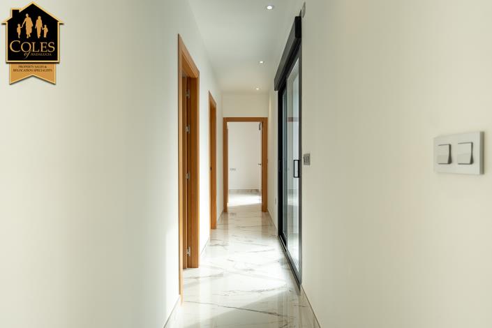 Image No.13-3 Bed Villa / Detached for sale