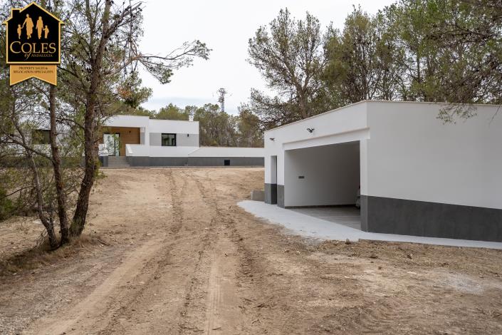 Image No.27-3 Bed Villa / Detached for sale