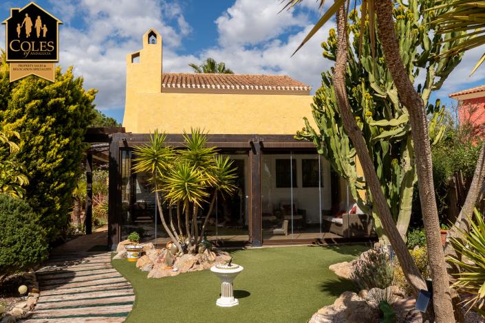 Image No.6-3 Bed Villa / Detached for sale