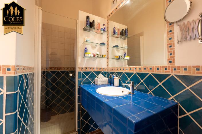 Image No.32-3 Bed Villa / Detached for sale