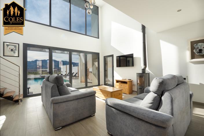 Image No.14-3 Bed Villa / Detached for sale