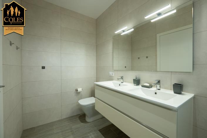 Image No.20-3 Bed Villa / Detached for sale