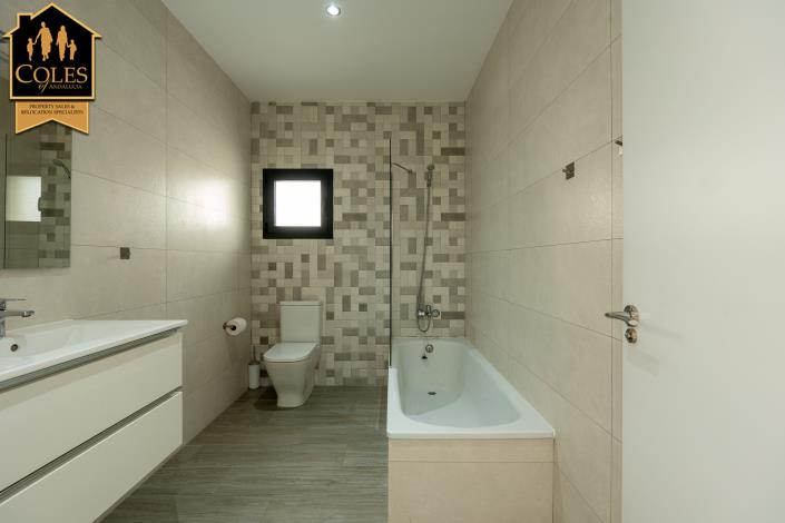 Image No.23-3 Bed Villa / Detached for sale