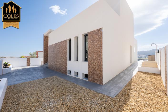 Image No.34-3 Bed Villa / Detached for sale