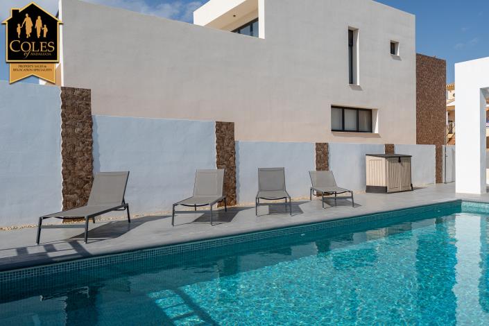 Image No.43-3 Bed Villa / Detached for sale