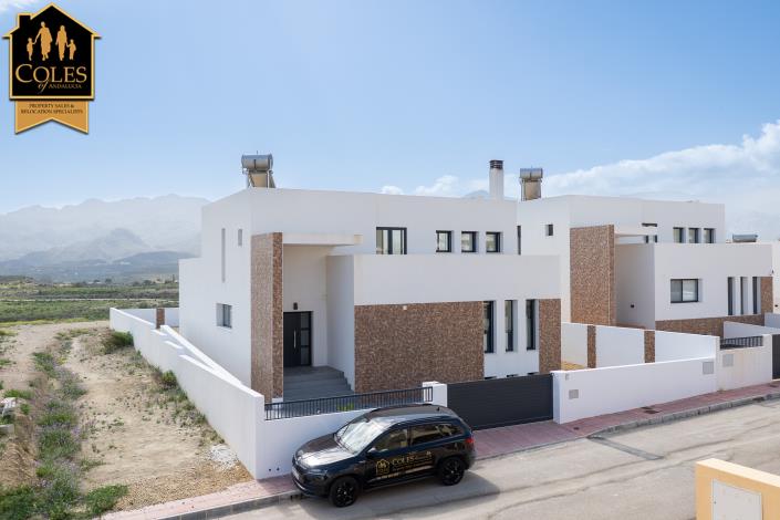 Image No.49-3 Bed Villa / Detached for sale