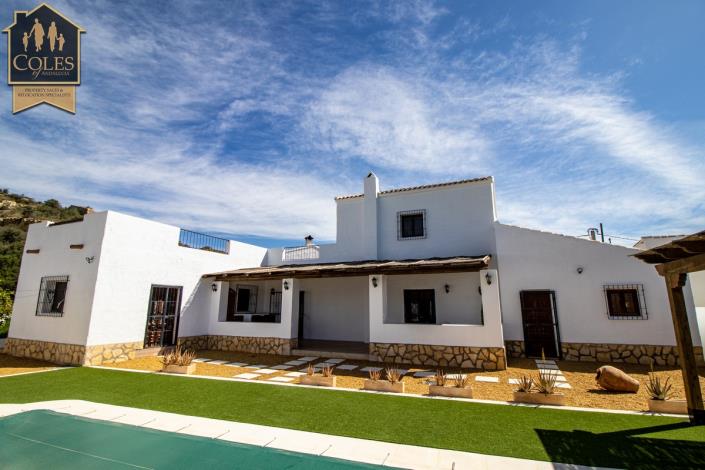 Image No.3-4 Bed Villa / Detached for sale