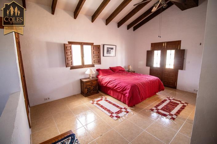 Image No.32-4 Bed Villa / Detached for sale