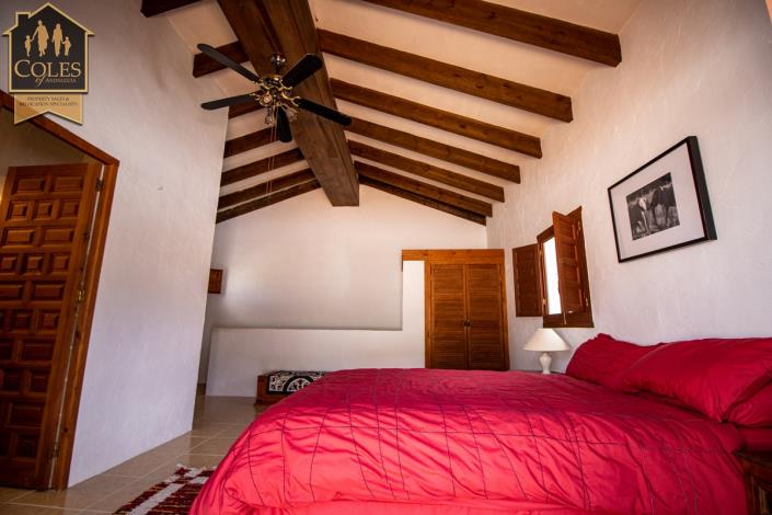 Image No.33-4 Bed Villa / Detached for sale