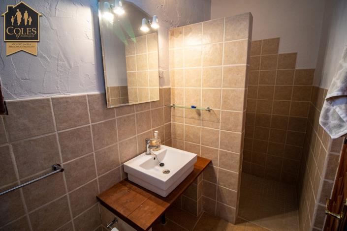 Image No.35-4 Bed Villa / Detached for sale