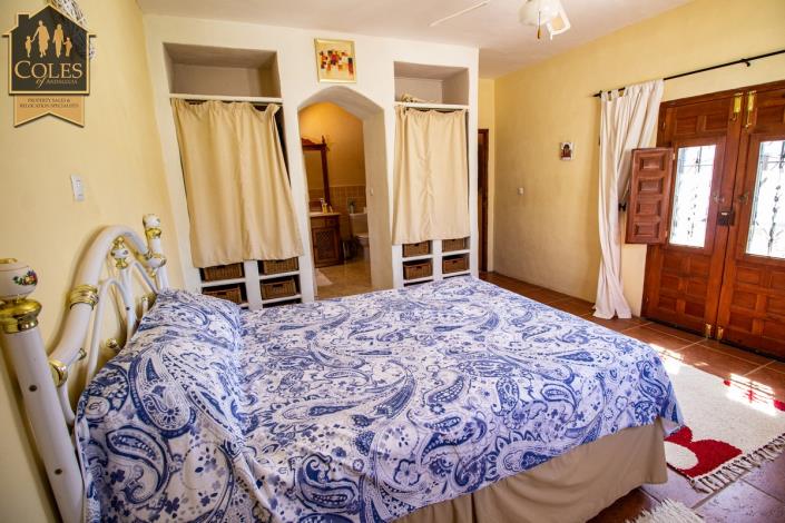 Image No.51-4 Bed Villa / Detached for sale