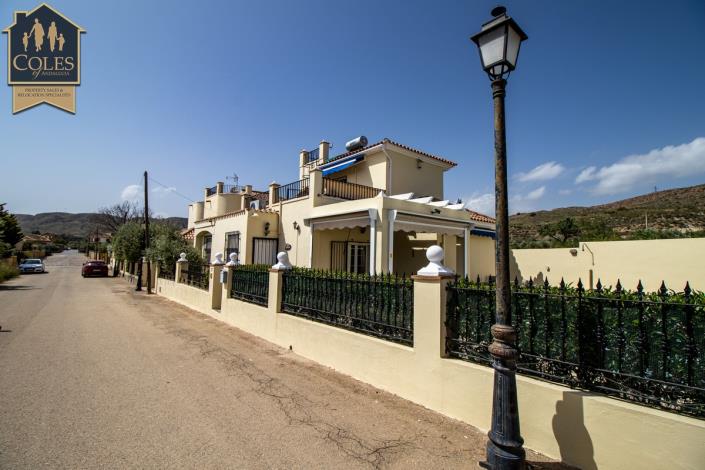 Image No.12-3 Bed Villa / Detached for sale