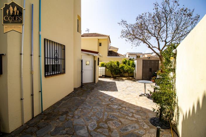 Image No.14-3 Bed Villa / Detached for sale