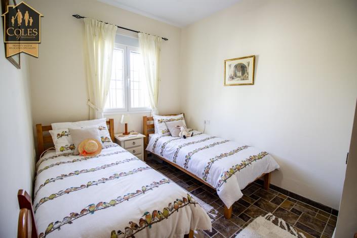 Image No.39-3 Bed Villa / Detached for sale