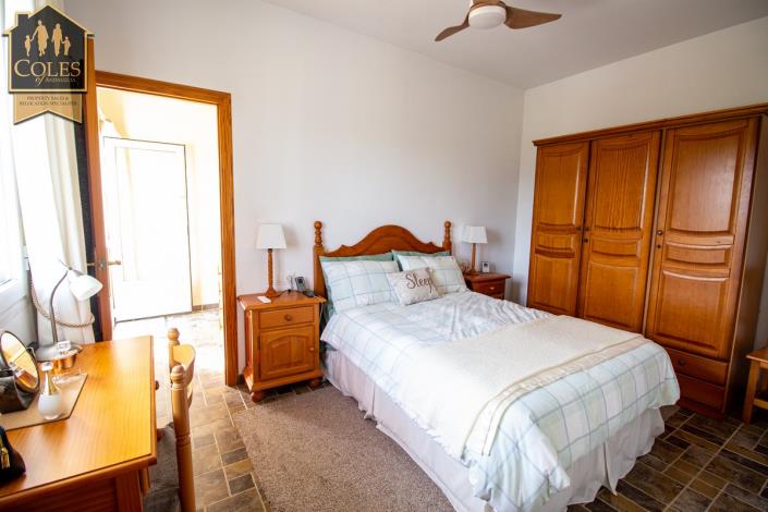 Image No.42-3 Bed Villa / Detached for sale