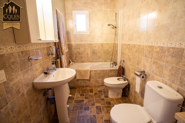 Image No.44-3 Bed Villa / Detached for sale