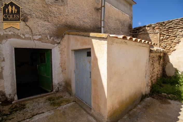 Image No.10-6 Bed Townhouse for sale