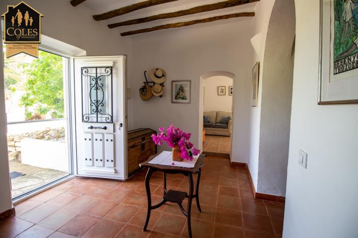 Image No.35-5 Bed Villa / Detached for sale