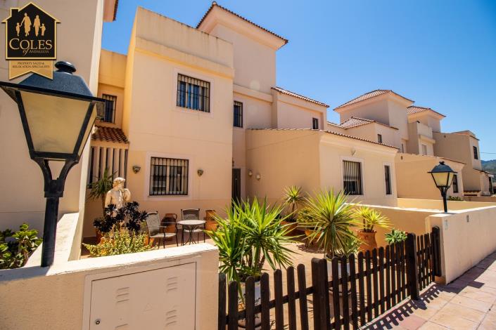 Image No.25-3 Bed Townhouse for sale