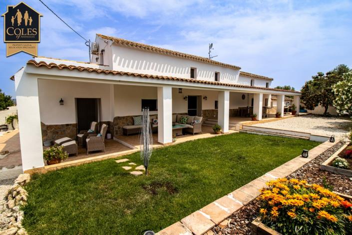 Image No.60-8 Bed Cortijo for sale