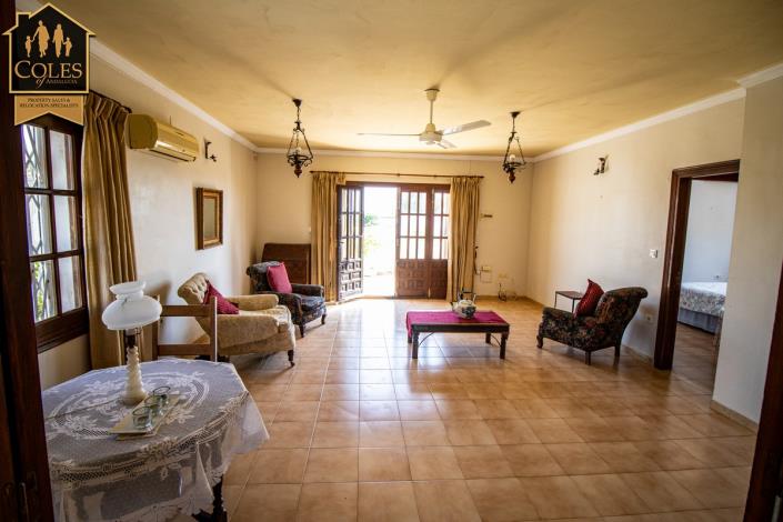 Image No.29-5 Bed Villa / Detached for sale