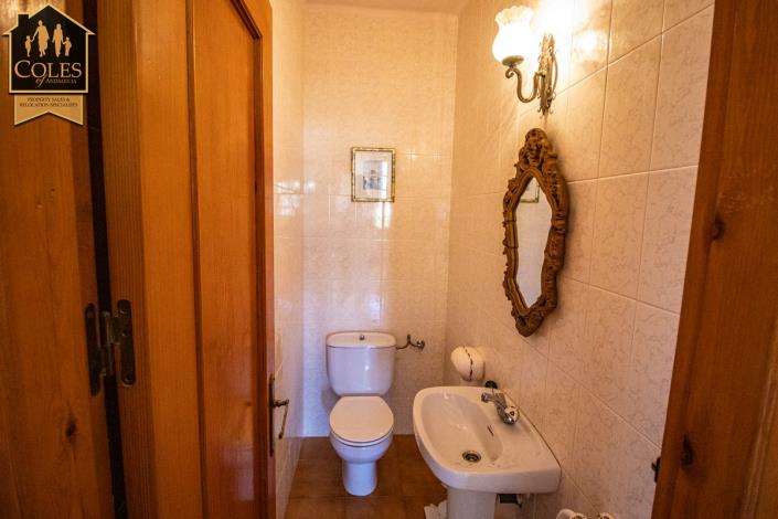 Image No.32-5 Bed Villa / Detached for sale