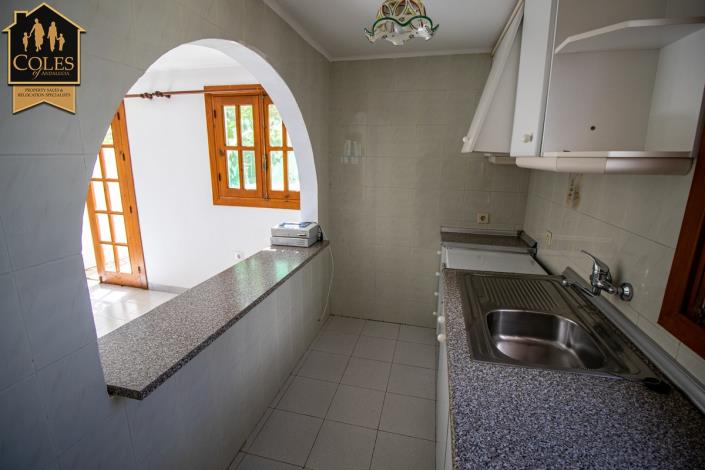 Image No.45-5 Bed Villa / Detached for sale