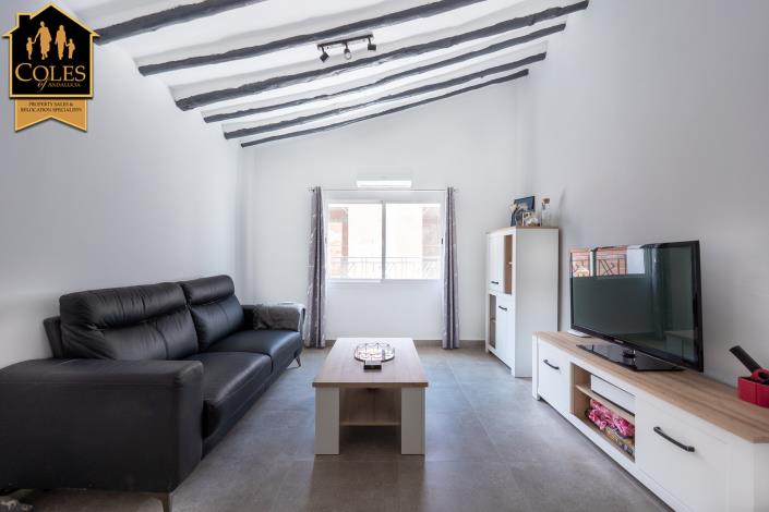 Image No.7-6 Bed Townhouse for sale