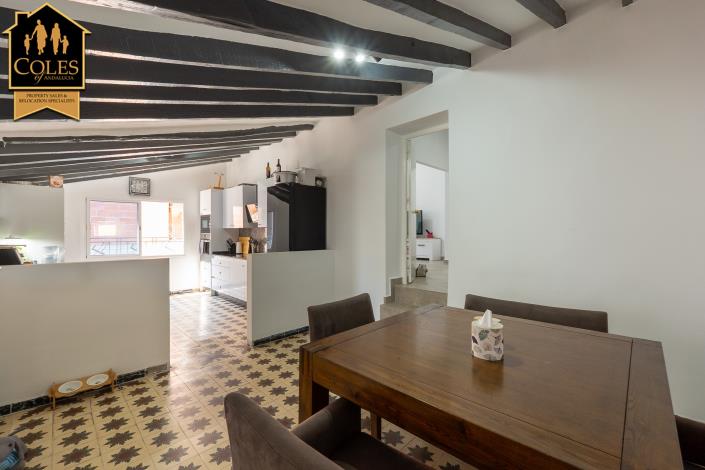 Image No.24-6 Bed Townhouse for sale