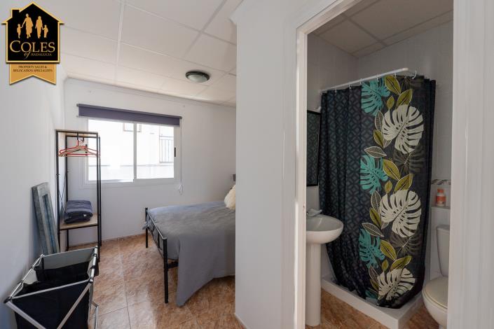 Image No.26-6 Bed Townhouse for sale