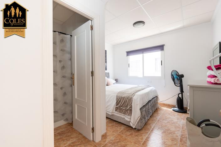 Image No.29-6 Bed Townhouse for sale