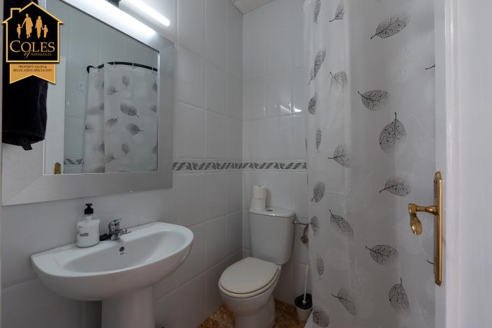 Image No.30-6 Bed Townhouse for sale