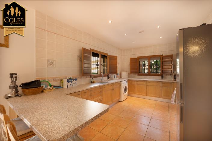 Image No.14-3 Bed Villa / Detached for sale