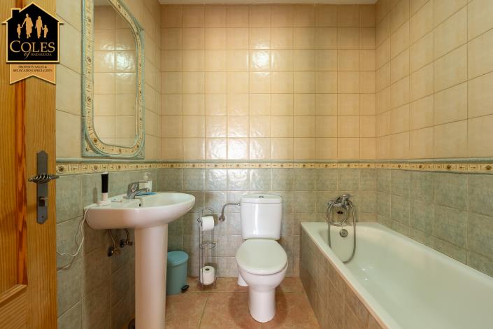 Image No.24-3 Bed Villa / Detached for sale