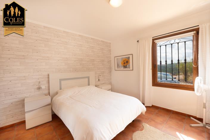 Image No.11-3 Bed Villa / Detached for sale