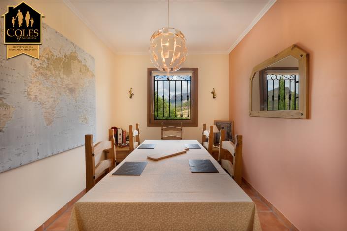 Image No.17-3 Bed Villa / Detached for sale