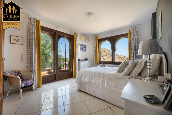 Image No.18-4 Bed Villa / Detached for sale