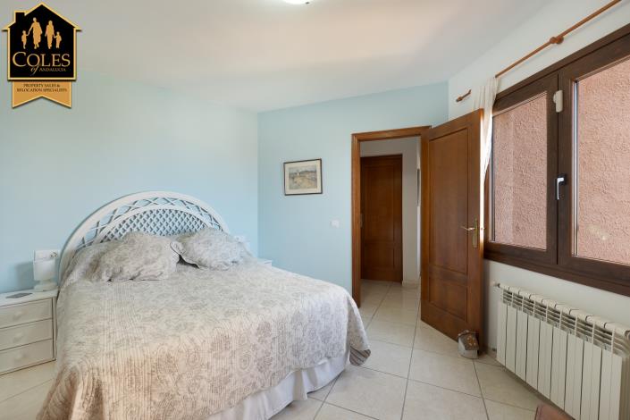 Image No.22-4 Bed Villa / Detached for sale