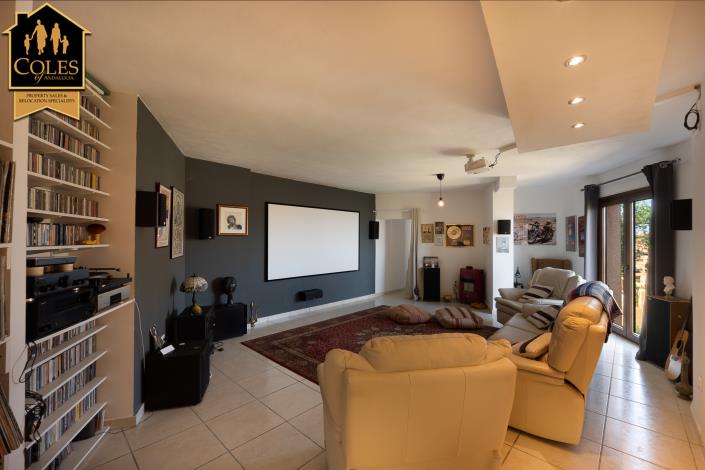 Image No.27-4 Bed Villa / Detached for sale