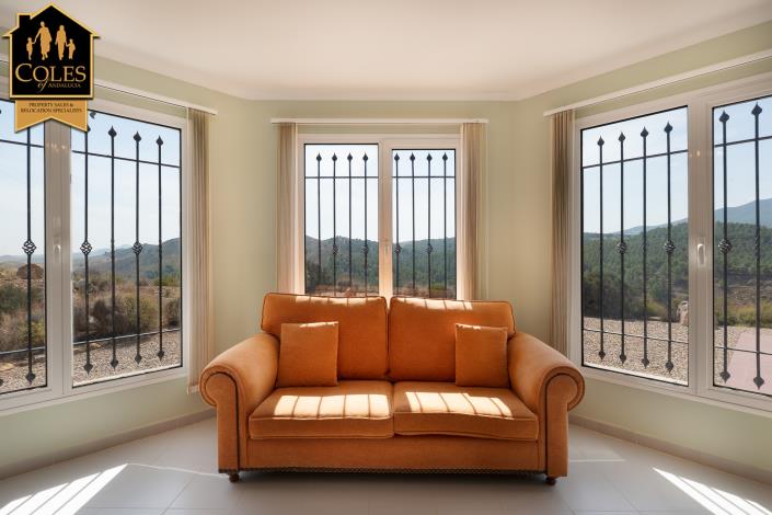 Image No.13-2 Bed Villa / Detached for sale