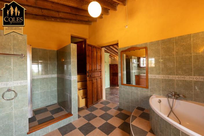 Image No.26-4 Bed Cortijo for sale