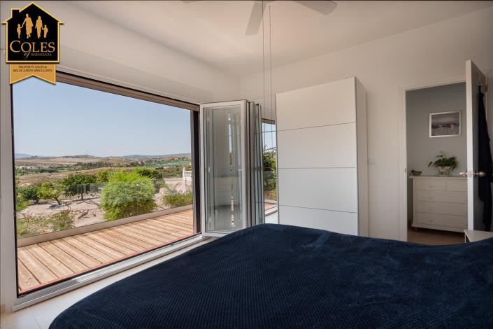 Image No.19-3 Bed Villa / Detached for sale