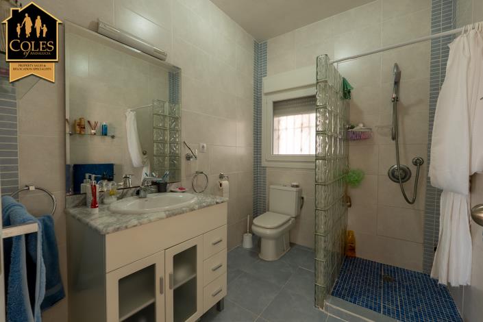 Image No.25-3 Bed Villa / Detached for sale