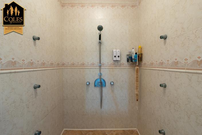 Image No.19-3 Bed Villa / Detached for sale